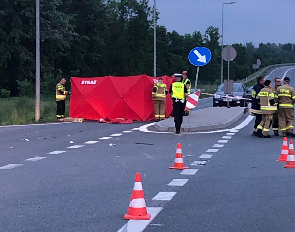 Tragiczna śmierć motocyklisty w Gdowie po godzinnej reanimacji [FOTO]