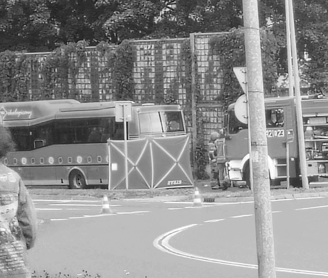 Dramat w Chrzanowie, pięcioletnie dziecko walczy o życie, Chrzanów, potrącenie dziecka przez autobus, powiat Chrzanowski, walka o życie, reanimacja, LPR, śmierć chłopca, walka o życie, przegrana walka o życie
