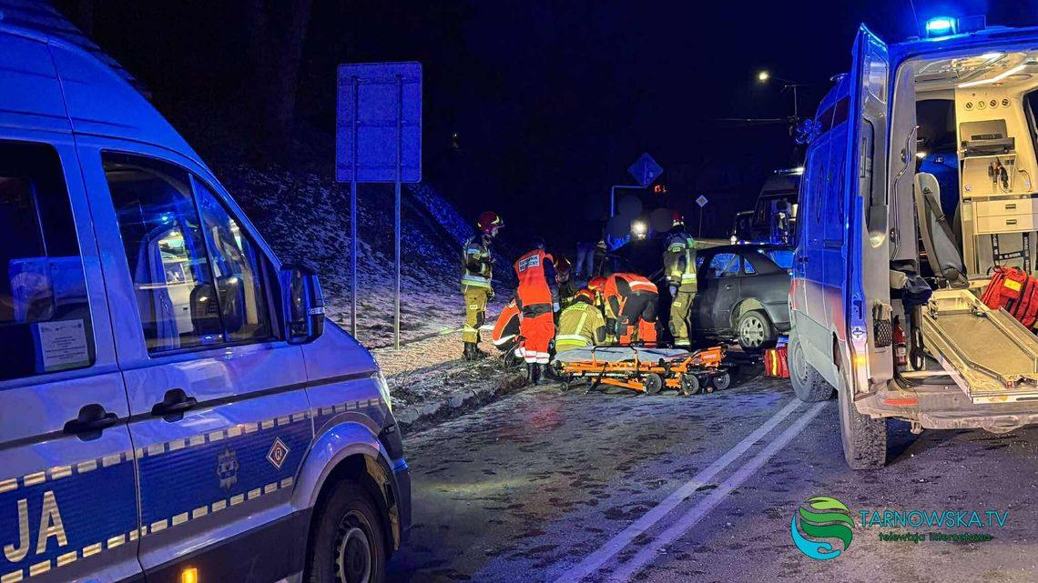 Powiat tarnowski, Tarnów, Tuchów, Poręba Radlna, śmiertelny wypadek, noworoczna tragedia, kierowca Audi spowodował wypadek