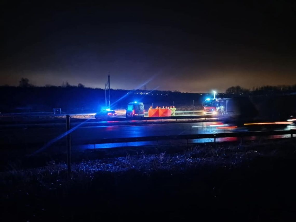 Tragiczny wypadek na A4. Ciało starszej kobiety leżało na jezdni