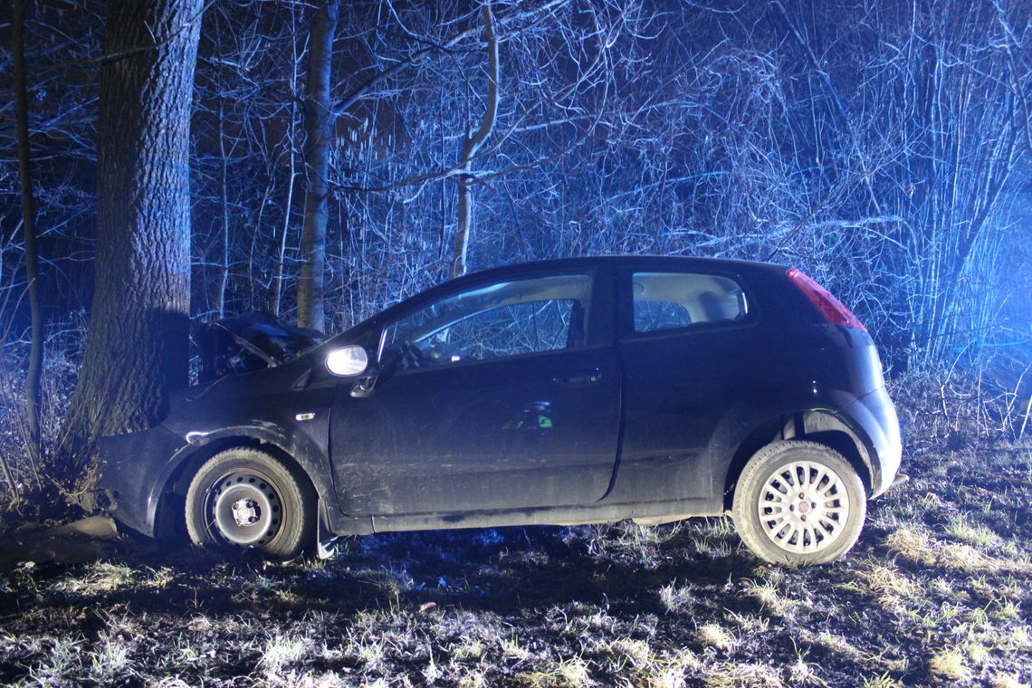 Tragiczny wypadek w Brzeszczach. Nie żyje 78-letni kierowca [FOTO]