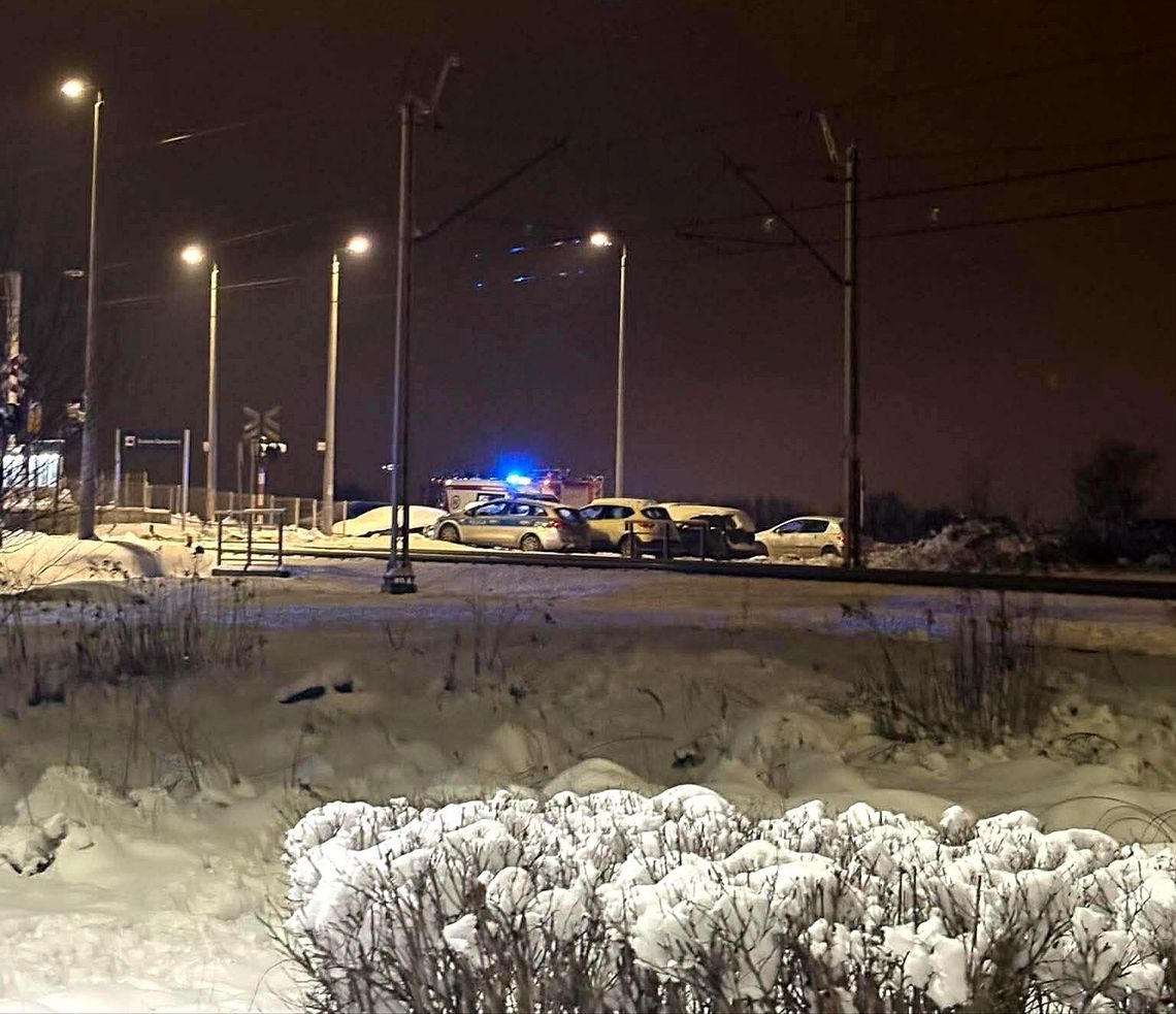 Kraków, tragedia na torach, pociąg potrącił nastolatka, ofiara śmiertelna wypadku w Krakowie
