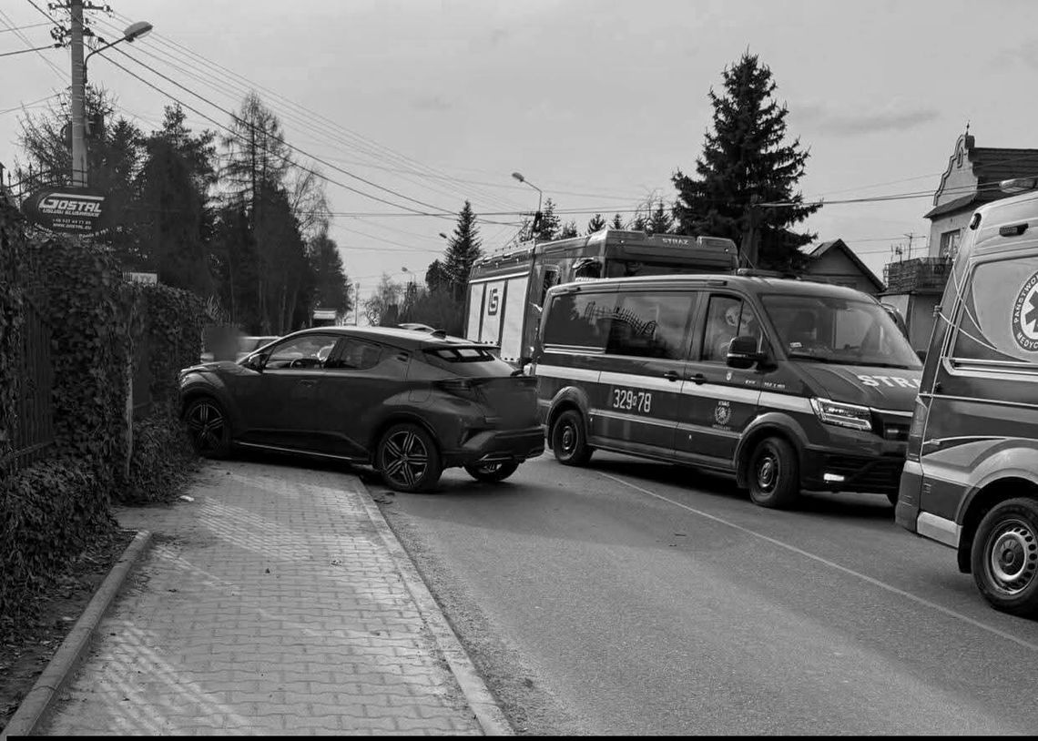 Libertów, powiat krakowski, gmina Mogilany, na sygnale, akcja ratunkowa, śmiertelny wypadek, lotnicza pogotowie ratunkowe, śmigłowiec LPR
