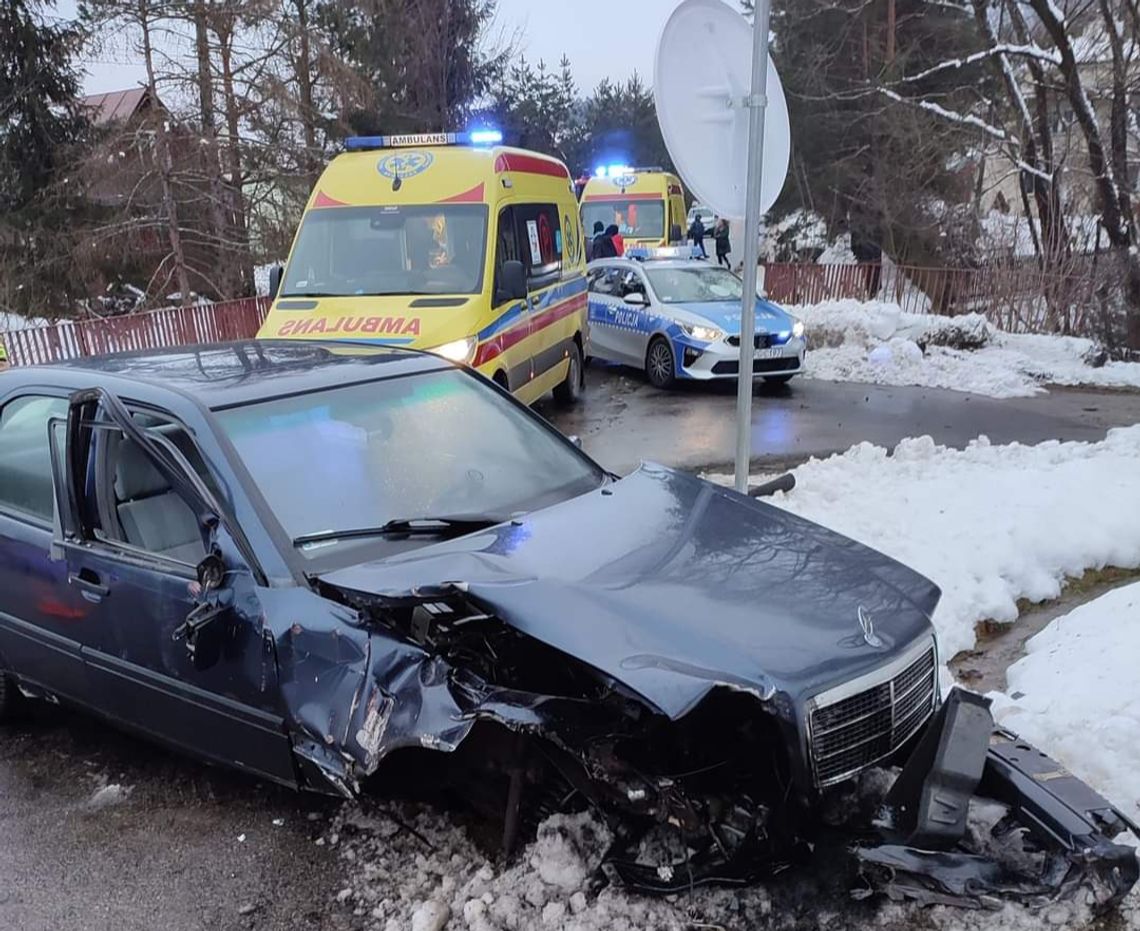 Tragiczny wypadek w Łosiach. Pasażer zmarł w szpitalu (ZDJĘCIA)