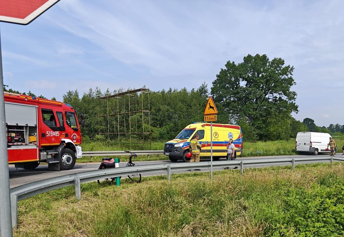 Podolsze, śmiertelny wypadek, śmierć rowerzysty, na sygnale, akcja ratunkowa, akcja ratownicza, wypadek, śmiertelne potrącenie