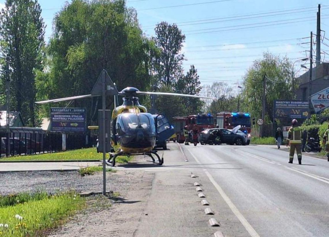 Trwa akcja ratunkowa w Skawinie po zderzeniu dwóch samochodów [FOTO]