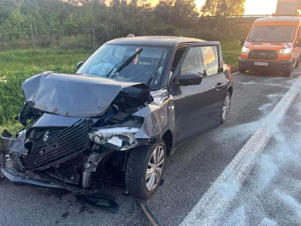 Na zdjęciu jeden z uszkodzonych pojazdów na autostradzie A4