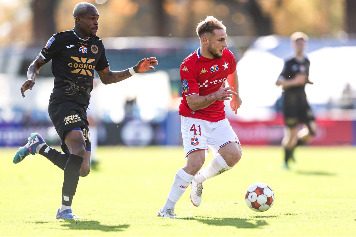 Wisła Kraków, hutnik Kraków, puchar Polski, Kacper Duda, Biała gwiazda, suche stawy, mecz pucharu Polski, derby Krakowa