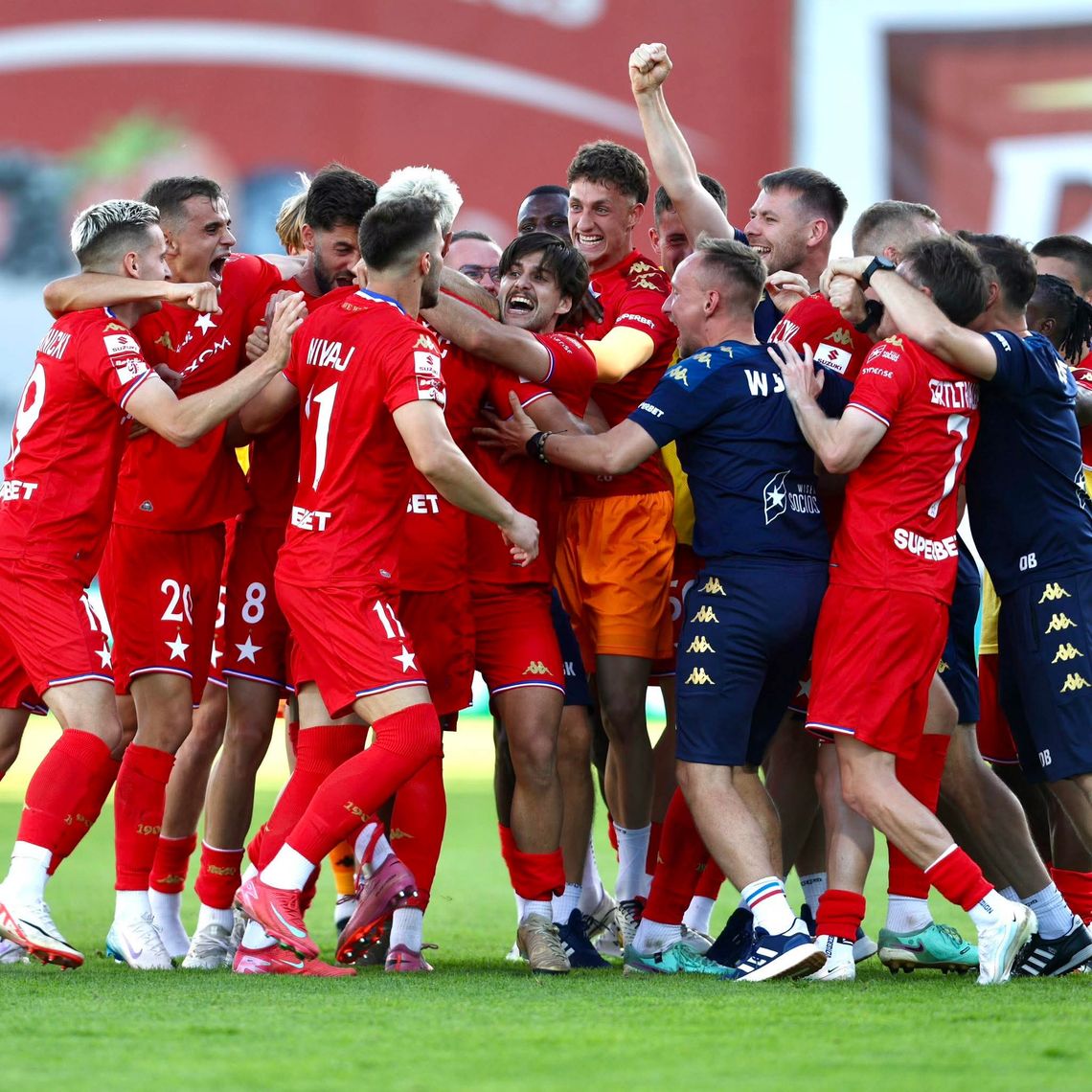 Wisła Kraków, Górnik Łęczna, Betclic 1 Liga, piłka nożna, Kraków, Biała Gwiazda, mecz piłki nożnej, rozgrywki ligowe