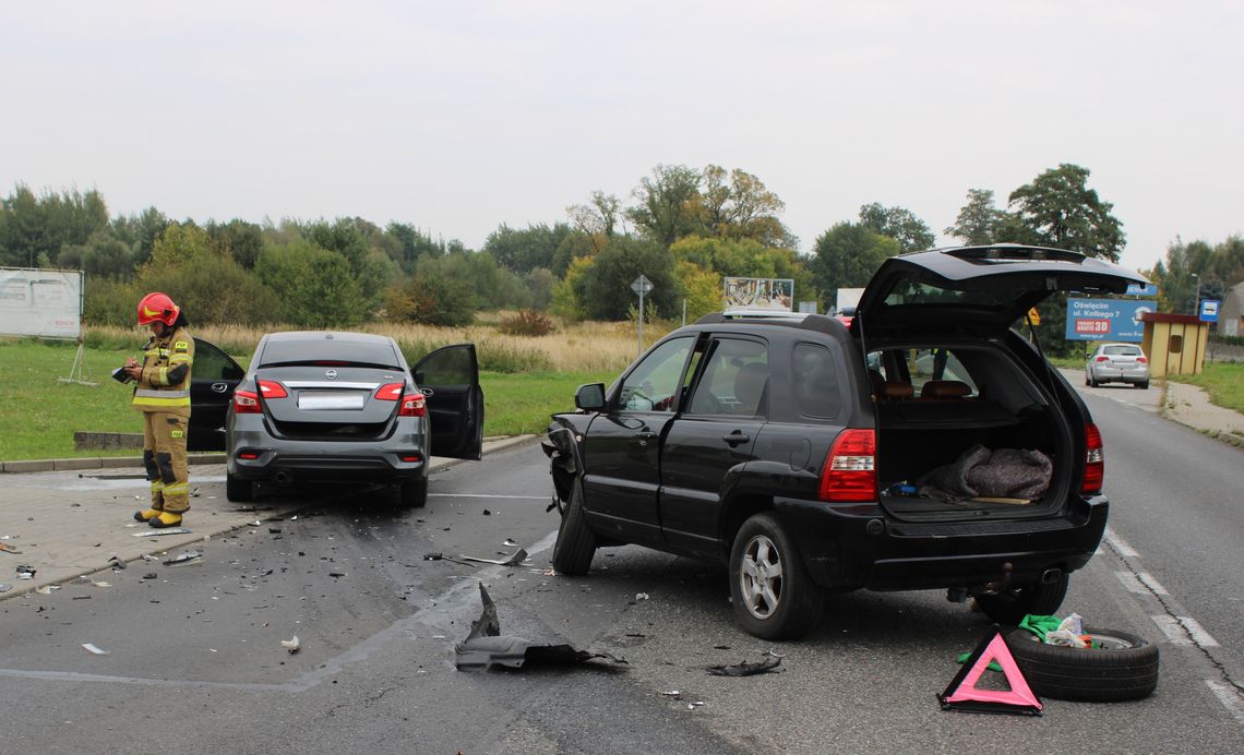 Wypadek drogowy w Babicach. Dwie osoby w szpitalu