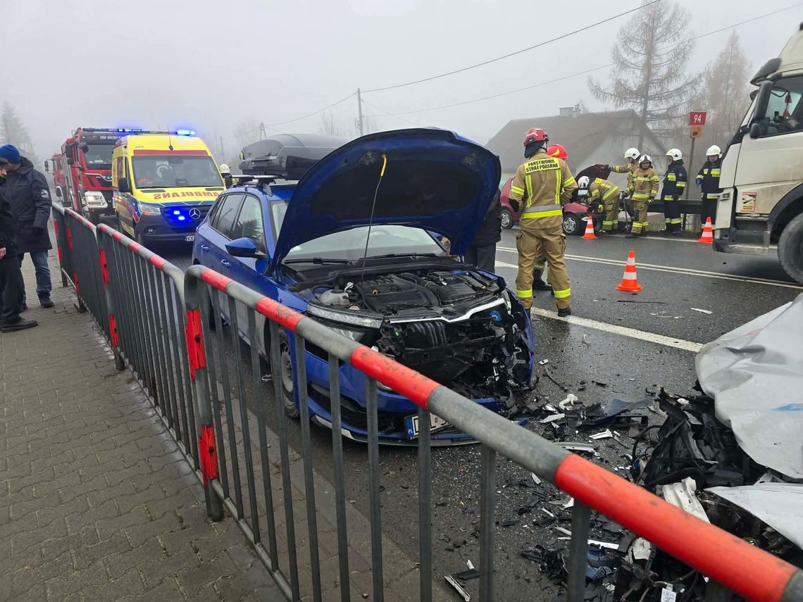 Przeginia, dk94, powiat krakowski, powiat olkuski, na sygnale, zderzenie trzech samochodów, akcja ratunkowa,