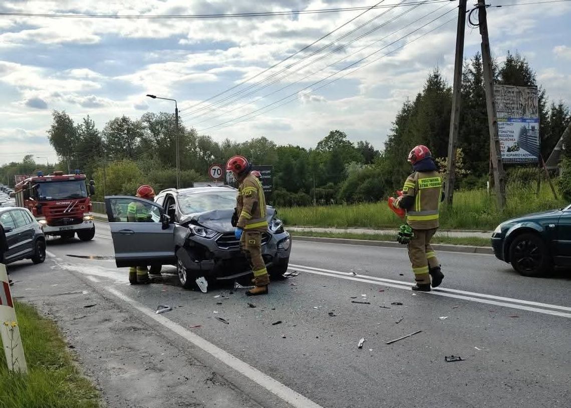 wypadek Inwałd Andrychów, wypadek DK52, kolizja Inwałd Andrychów, poszkodowani wypadek Inwałd, utrudnienia DK52
