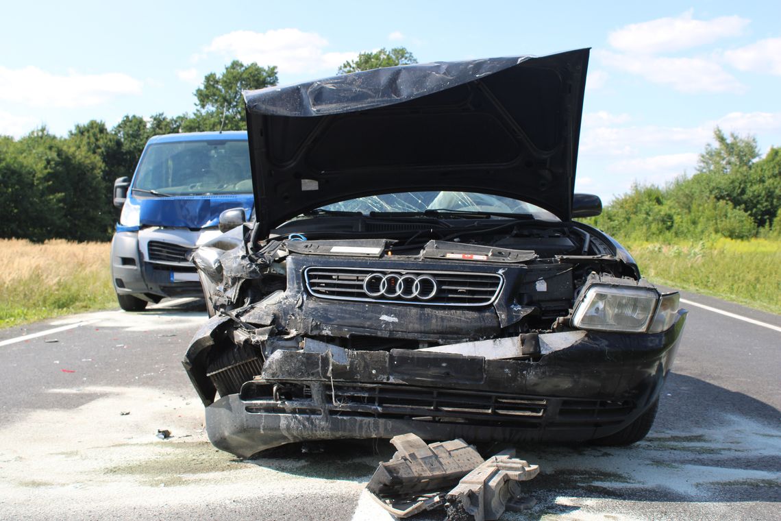 Na zdjęciu samochód marki Audi, uszkodzony po wypadku w Babicach