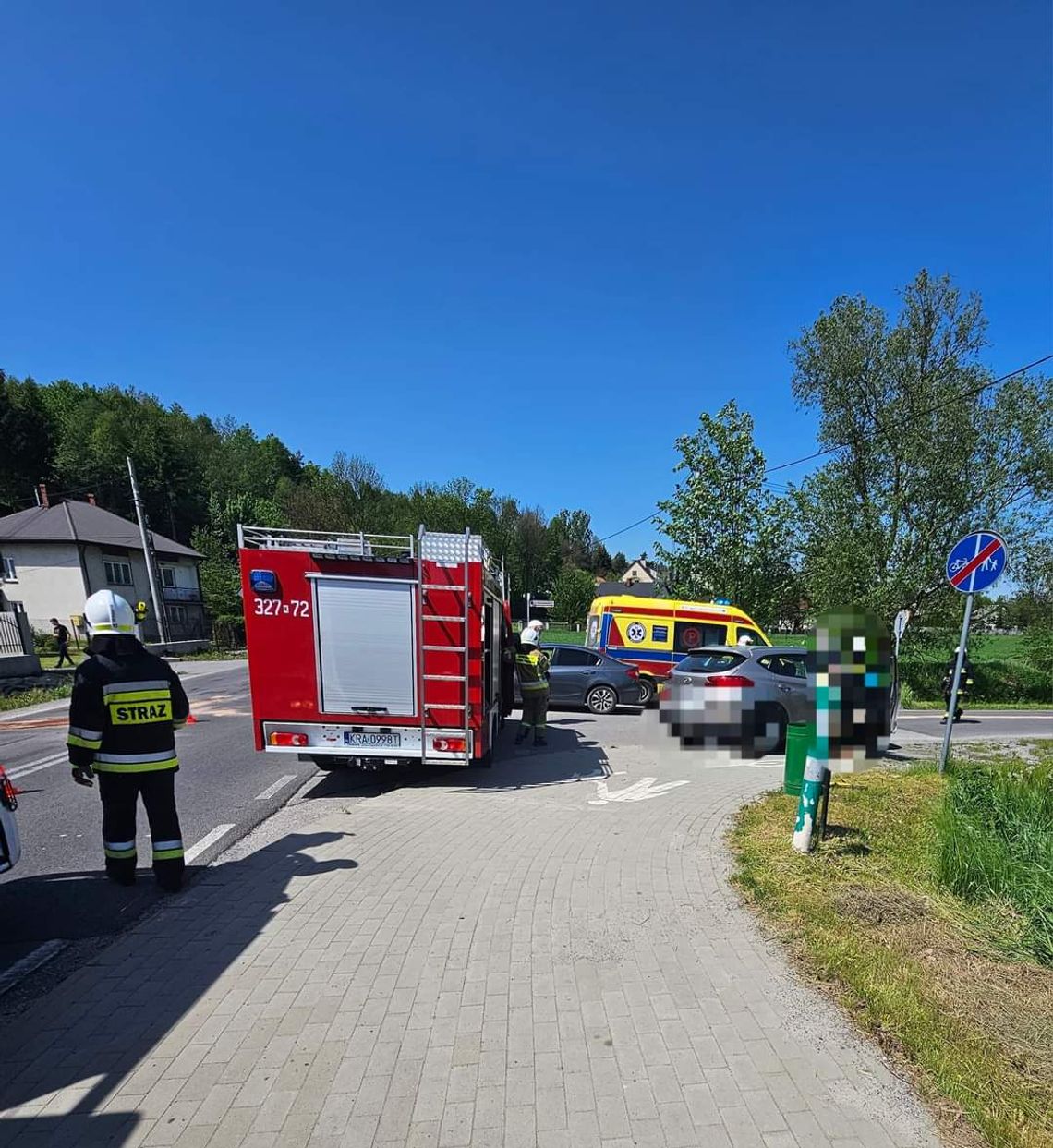 Wypadek w Iwanowicach Włościańskich. Jedna osoba poszkodowana [FOTO]