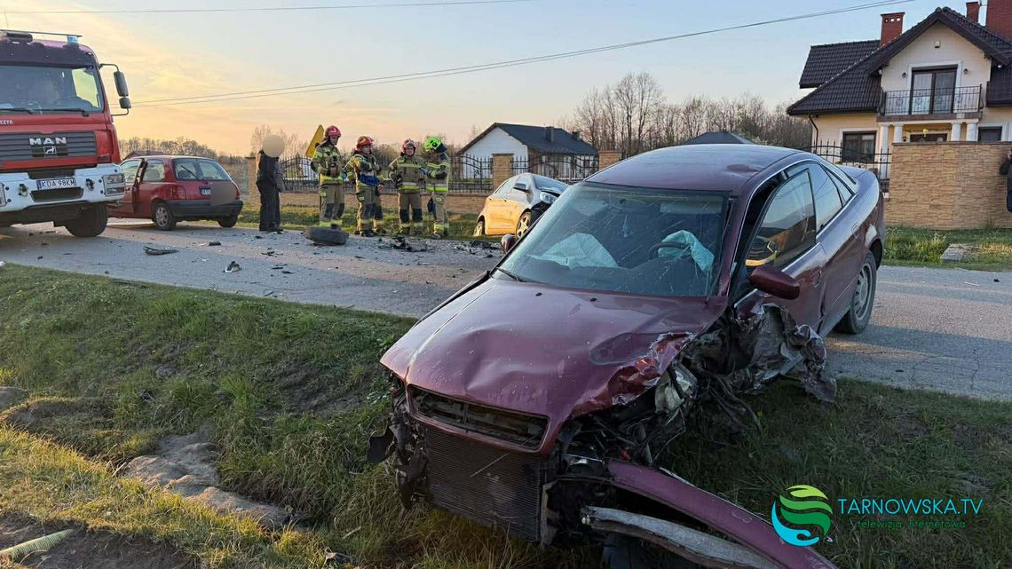 Luszowice, Dąbrowa Tarnowska, powiat Dąbrowski, wypadek drogowy, zderzenie trzech samochodów, groźny wypadek
