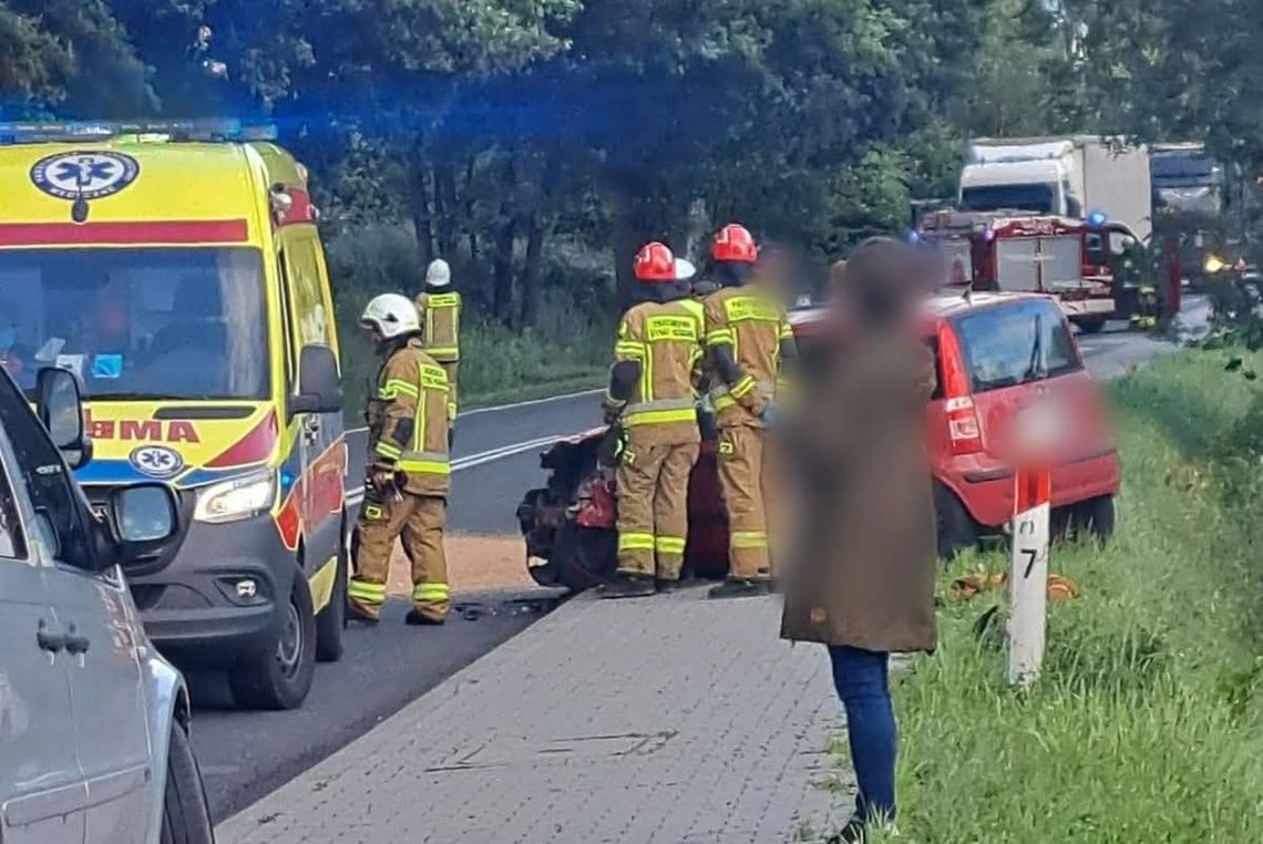 Półwieś, powiat wadowicki, Wadowice, na sygnale, akcja ratunkowa, śmigłowiec LPR, Lotnicze Pogotowie Ratunkowe