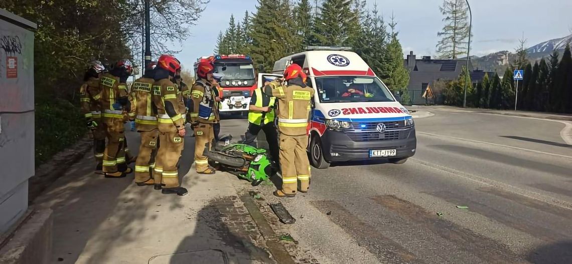 Na zdjęciu miejsce wypadku z udziałem motocykla na ulicy Ubocz w Zakopanem