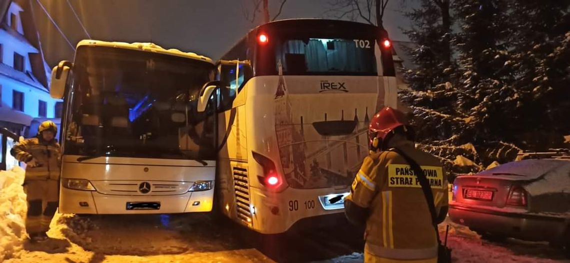 Zakopane. Wąska droga i kolizja dwóch autokarów pod Tatrami