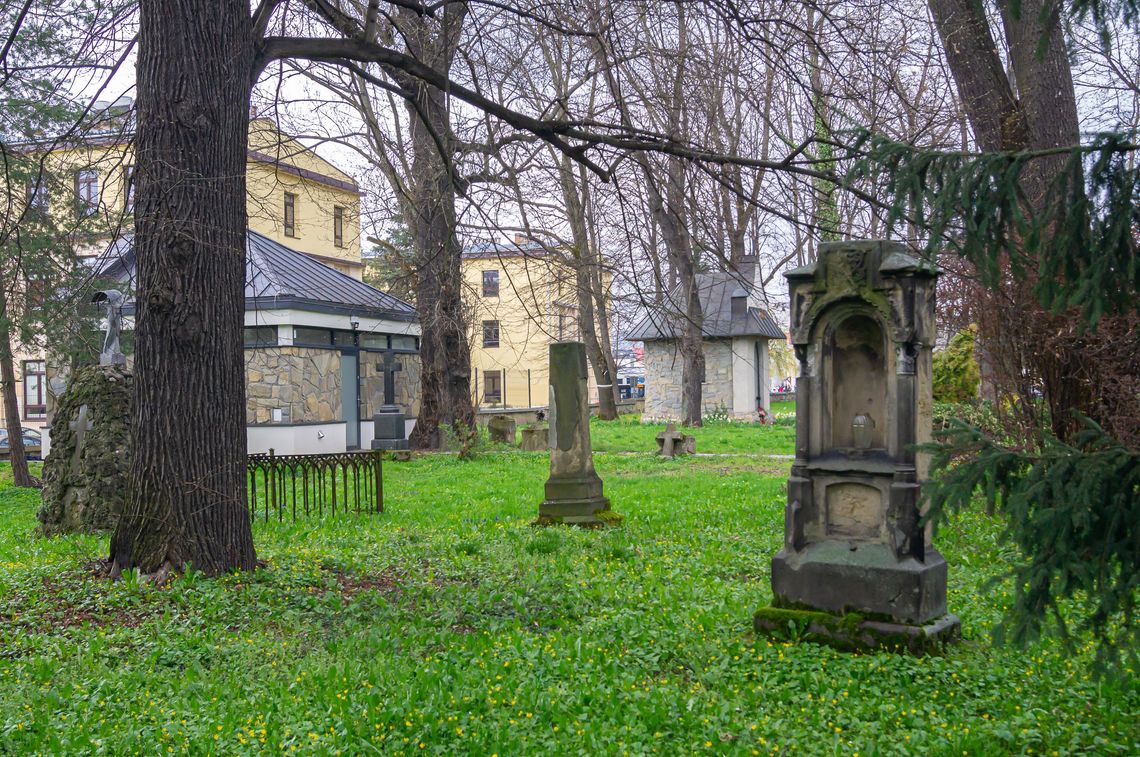 Zapraszamy na wspólne sprzątanie Starego Cmentarza w Nowym Sączu