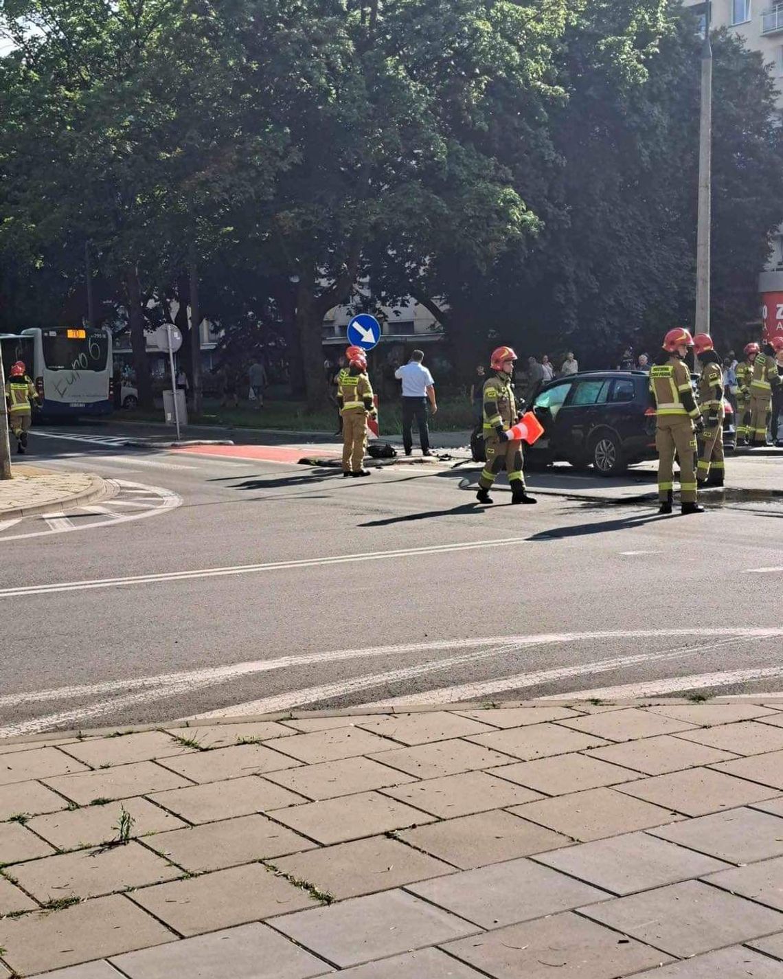 Zderzenie autobusu z osobówką na terenie Nowej Huty