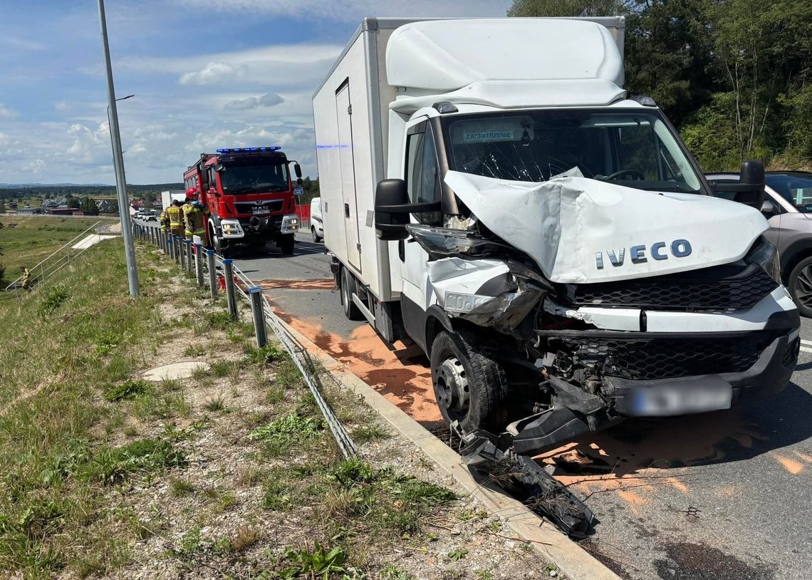 wypadek DW969, zderzenie Dębno Maniowy, osoba poszkodowana wypadek, samochody dostawcze wypadek, utrudnienia w ruchu DW969