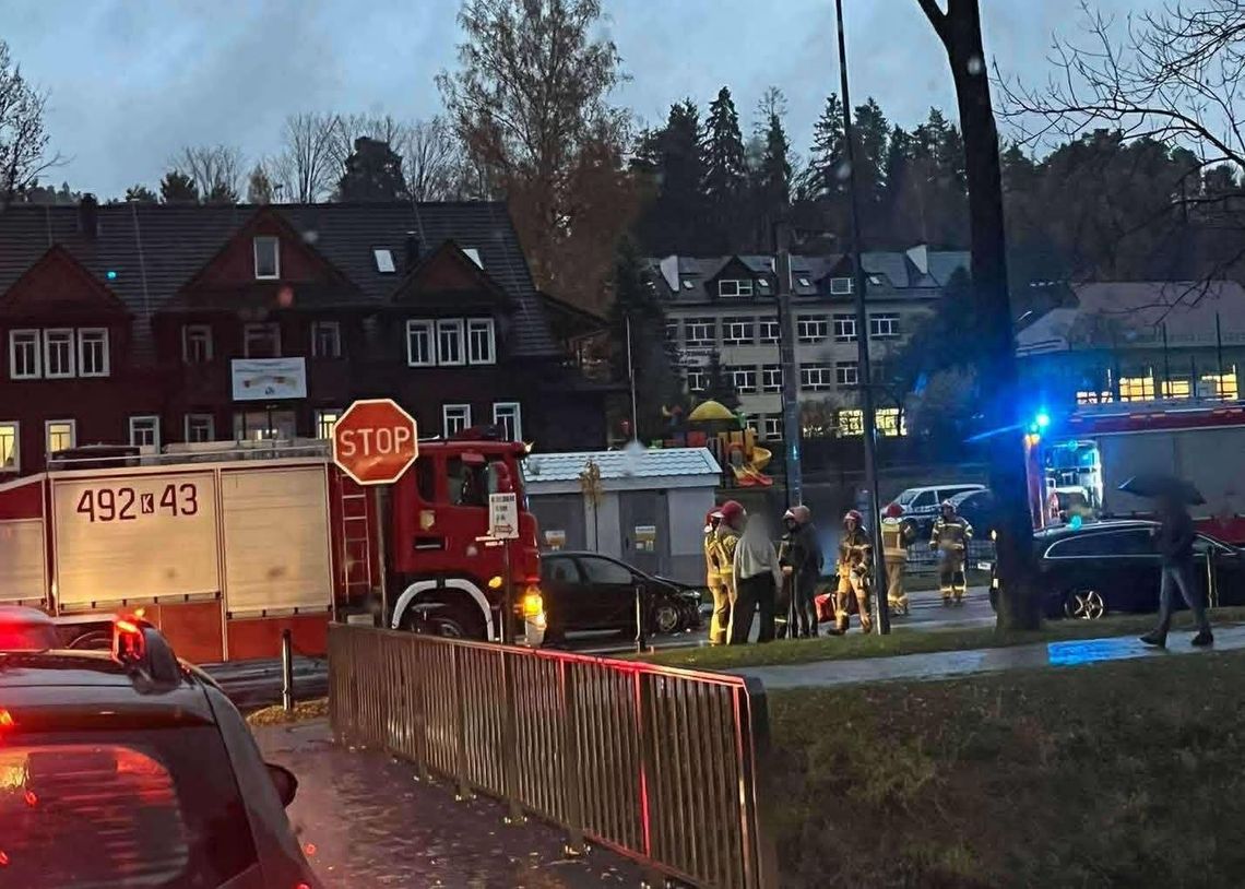 Rabka-Zdrój, wypadek drogowy, Podhale, powiat nowotarski, akcja ratunkowa służb, straż pożarna, zderzenie dwóch samochodów osobowych