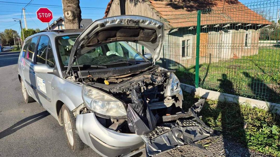 Zderzenie dwóch samochodów osobowych w Woli Batorskiej