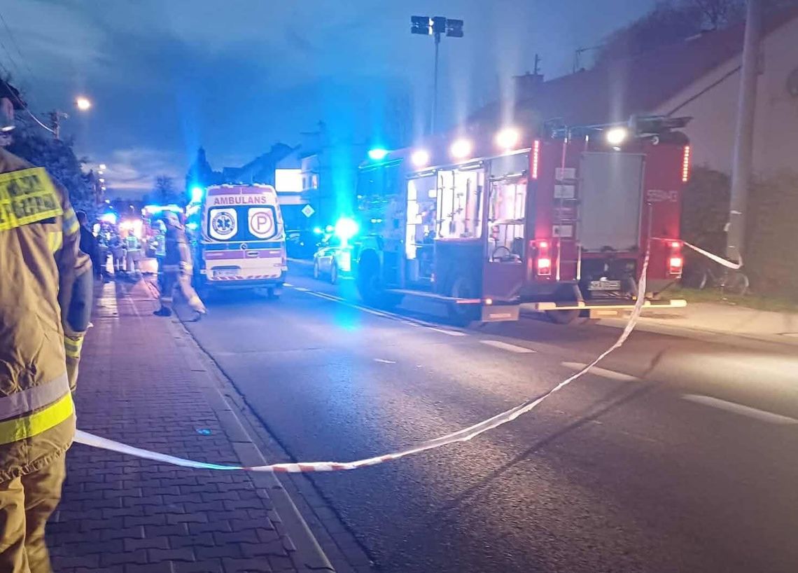 Kalwaria Zebrzydowska, na sygnale, akcja ratunkowa, akcja ratownicza, na sygnale, zderzenie samochodów, cztery osoby ranne, powiat wadowicki