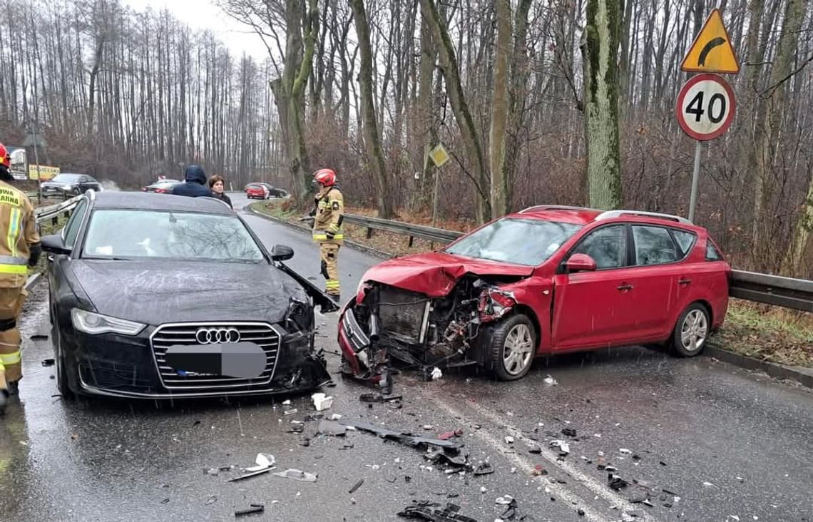 Zderzenie samochodów na ulicy Leśnej w Brzesku bez poszkodowanych [FOTO]