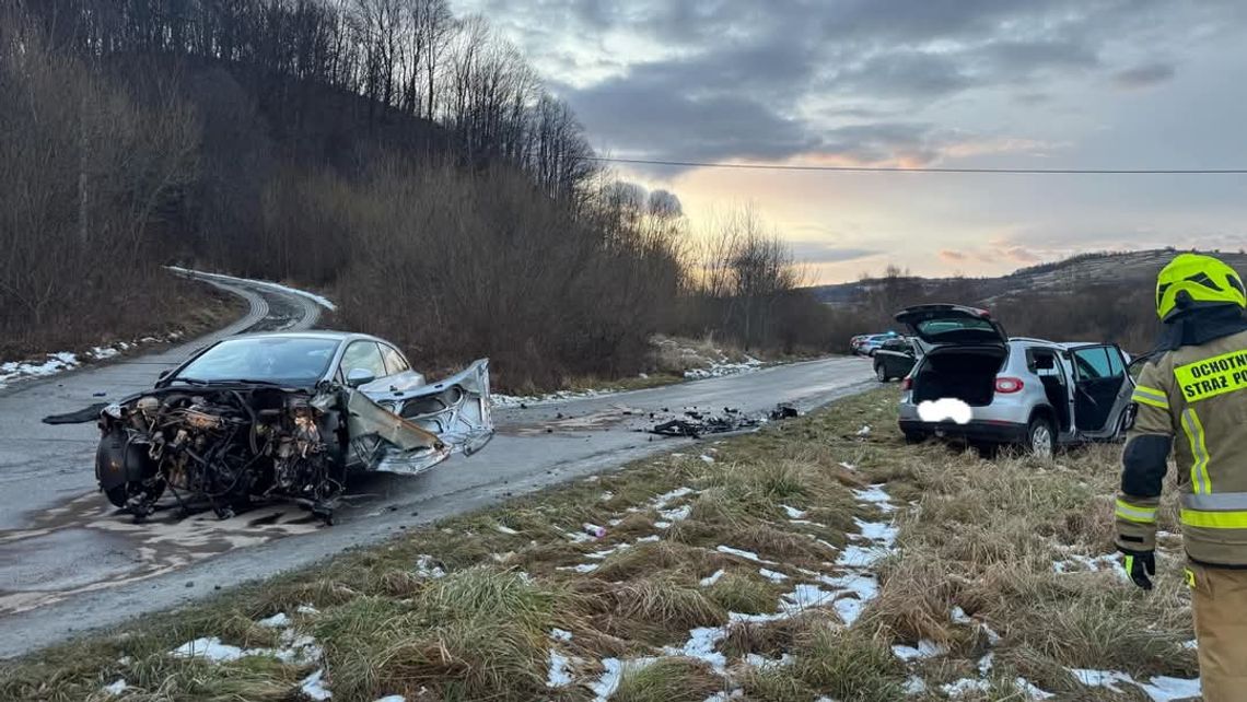 Zderzenie samochodów osobowych na ulicy Zielonej w Mszanie Dolnej [FOTO]