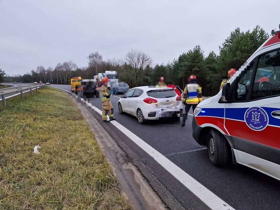 Zderzenie samochodów osobowych przy wjeździe do Olkusza