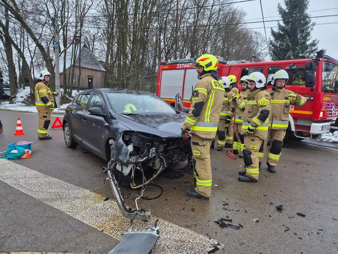 Wilków, powiat krakowski, gmina Kocmyrzów-Luborzyca, na sygnale, akcja ratunkowa, wypadek drogowy, akcja ratownicza