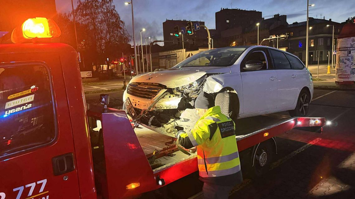Tarnów, wypadek w centrum Tarnowa, wypadek w Tarnowie, wypadek drogowy, akcja ratunkowa, akcja służb