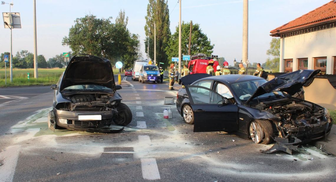 wypadek Osiek, zderzenie samochodów Osiek, Osiek Tarniówka wypadek, policja Osiek, ranny kierowca