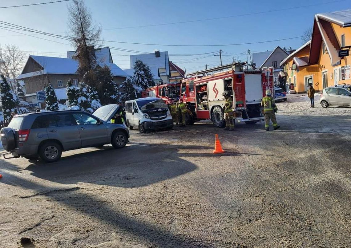 Zderzenie samochodów w Sidzinie. Jedna osoba poszkodowana