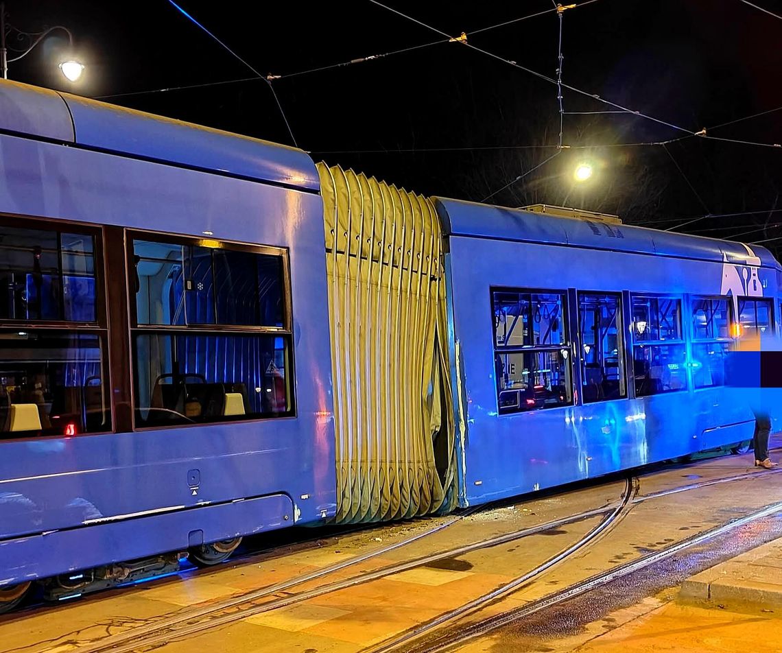 Kraków, zderzenie tramwajów w centrum Krakowa, poczta główna w Krakowie, ulica Starowiślna w Krakowie, utrudnienia w Krakowie