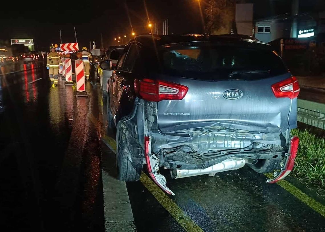Zakopianka, Libertów, Góra Libertowska, zderzenie trzech samochodów, zderzenie samochodów na Zakopiance, gmina Mogilany, na sygnale