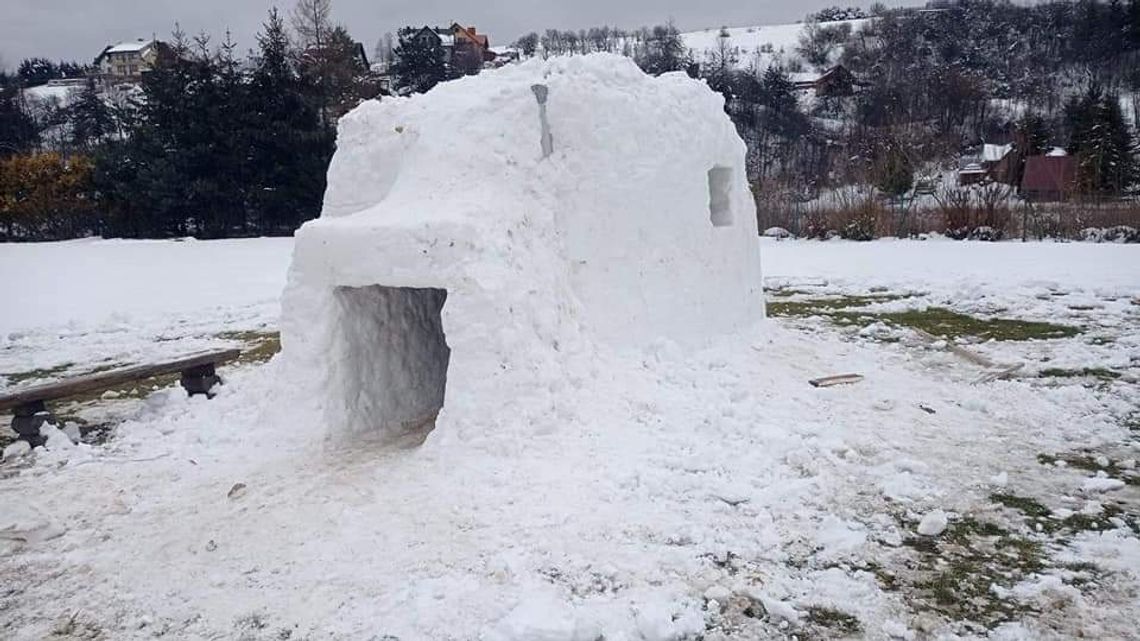 Zobaczcie ogromne igloo jakie powstało w Szczawnicy (ZDJĘCIA)