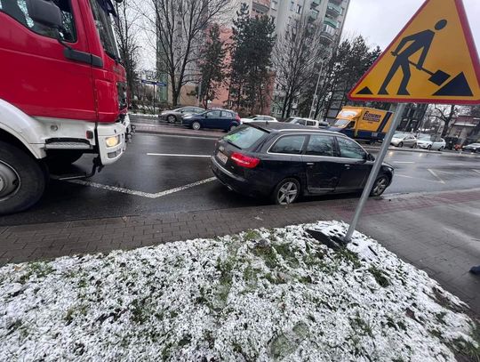 Kraków. Dzwon na skrzyżowaniu Piastowskiej i Armii Krajowej