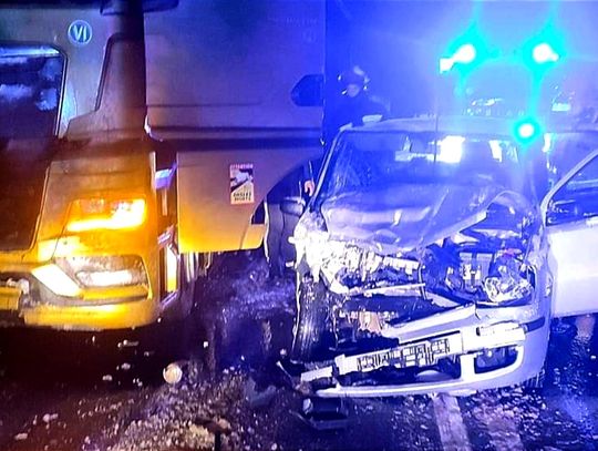 Czołowe zderzenie na trasie z Olkusza do Wolbromia