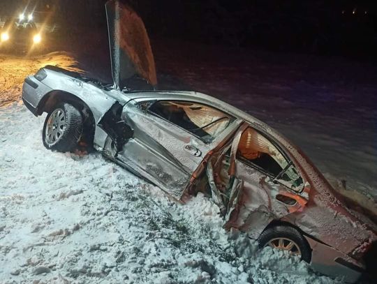 Zderzenie osobówki z busem na terenie Mszany Górnej