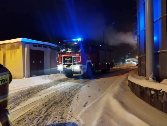 Nocny pożar ciągnika siodłowego na terenie Spytkowic