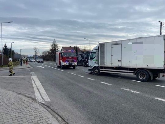 Zderzenie dwóch ciężarówek na trasie Kraków - Olkusz