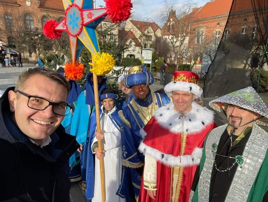 Tłumy na corocznym Orszaku Trzech Króli w Myślenicach