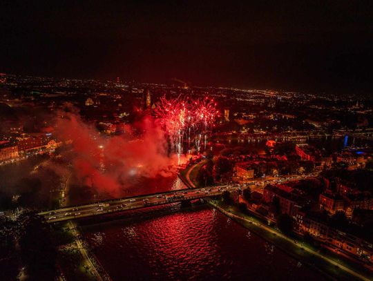 Niesamowite zdjęcia z drona z Parady Smoków
