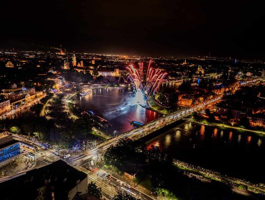 Niesamowite zdjęcia z drona z Parady Smoków