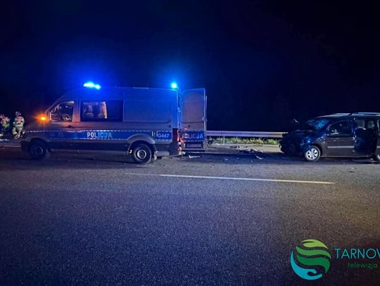 Ukrainiec wjechał w pojazdy służb na A4 pod Tarnowem. Potrącony pracownik służby drogowej