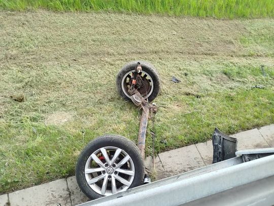 Wypadek na A4 pod Chrzanowem. Samochód uderzył w bariery, ruch został wstrzymany