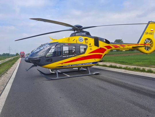Zderzenie ciężarówek na DW964 pod Szczurową. Lądował śmigłowiec LPR, droga była zablokowana
