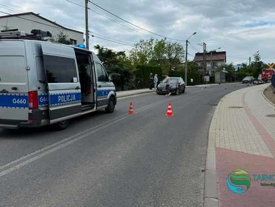 Wypadek na ul. Krzyskiej w Tarnowie. Motocyklista z poważnymi obrażeniami